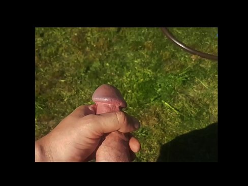 ❤️ A guapa quente recibe o seu coño rosa fodido e corre cun chorro nun xardín de verán Vídeo anal en % gl.nomescriativos.top %